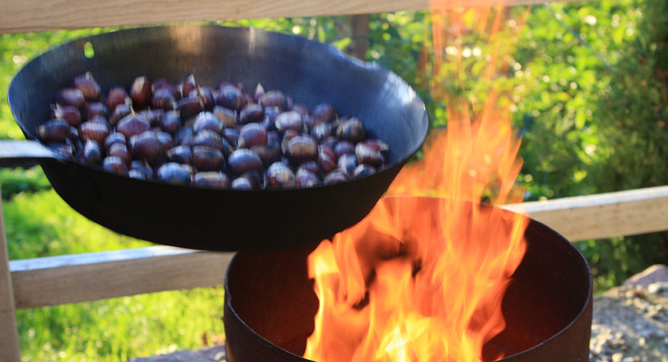 Keschten braten im Herbst