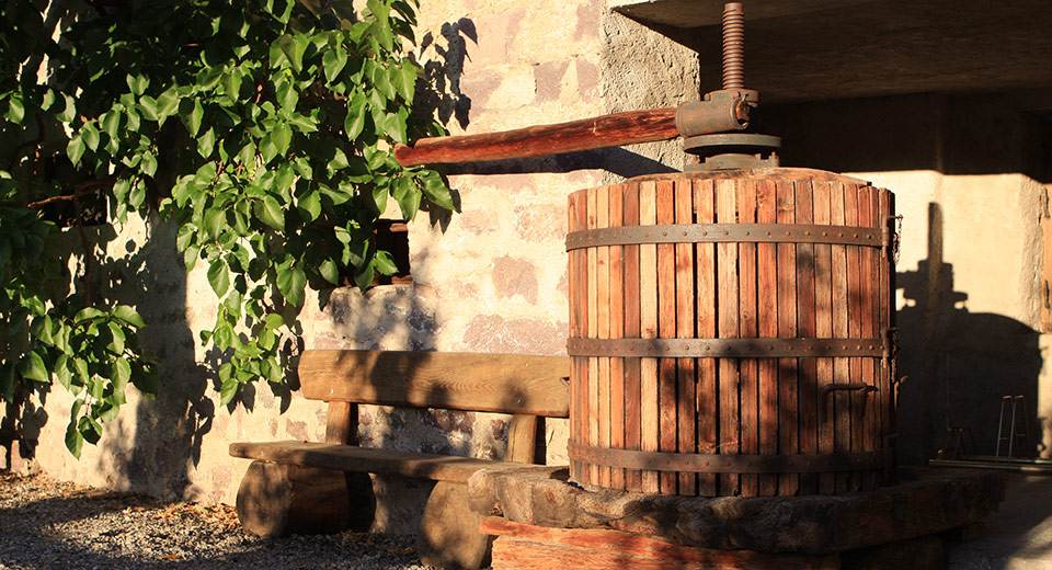 Alte Weinpresse am Pflanzerhof in Burgstall